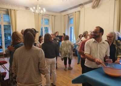 La soirée de vendredi, conviviale et pleine d'amitiés, avec, à droite, le président de VABLC.