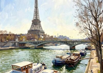 Le tableau représente une scène sur un quai parisien dominé par la Tour Eiffel, rendue rapidement, presque réinventé.