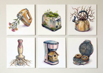Composition de six dessins par Lenka Sojkaia. Des appareils de cuisine sont transformés par la nature : un batteur fouette des fleurs, un grille-pain devient un bac à mousse, une bouilloire laisse s'échapper des branches, un mixeur s'enracine, une machine à café abrite un nichoir et un gaufrier accueille deux nids d'oiseaux.