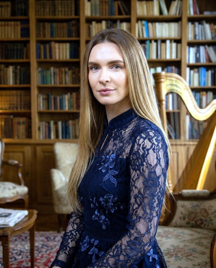 Portrait d'Artemis Irenäus von Baste, directrice de la galerie le ligne Les Koronin, Team Suisse. 