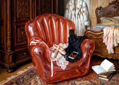 Peinture d'une chambre de chalet avec un fauteuil gonflable rouge, des chaussons de danse roses et des livres au sol, illustrant l'autoportrait indirect d'Artemis Irenäus von Baste.