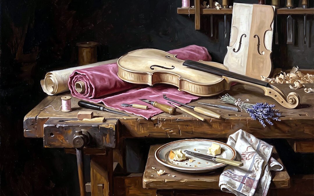 Vestara Psod : Nature morte réaliste d'un établi de luthier avec un violon en construction, des outils de précision et un reste de repas, symbolisant l'intimité de l'artiste.