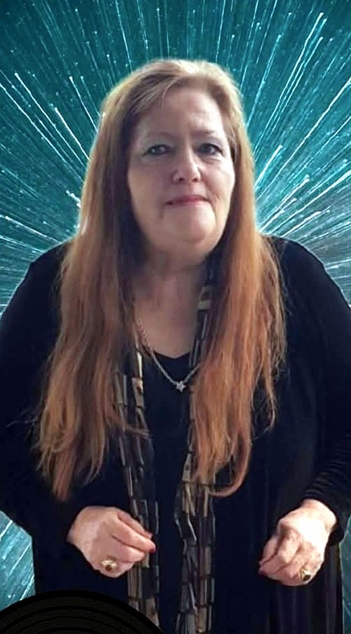 Photo de profil de Gisela Kentmann dans les pages de la galerie d'art.