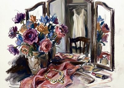 roquis au pastel et à la craie représentant une coiffeuse avec miroir triptyque et bouquet par Elara Schnider